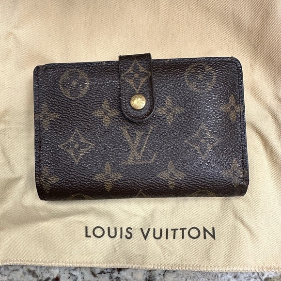 Authentic Louis Vuitton kiss lock wallet - Picture 5 of 12